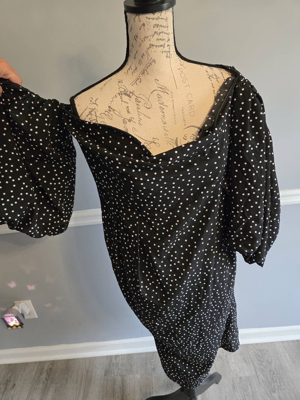 PrettyLittleThing Black Polka Dot Bardot Midi Dress - Picture 5 of 9